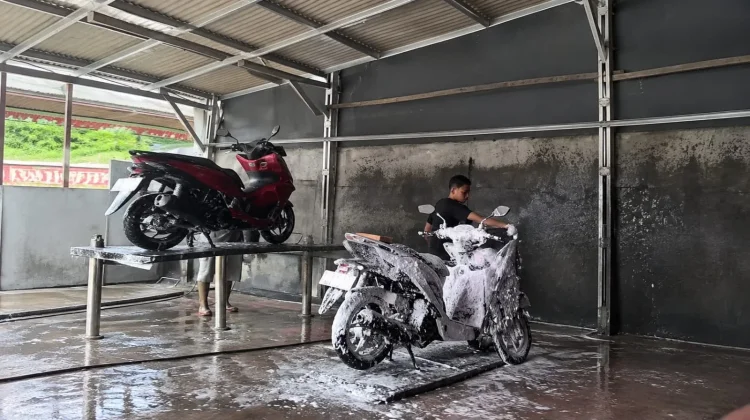 Dampak Musim Kemarau Terhadap Pemilik Usaha Cuci Kendaraan