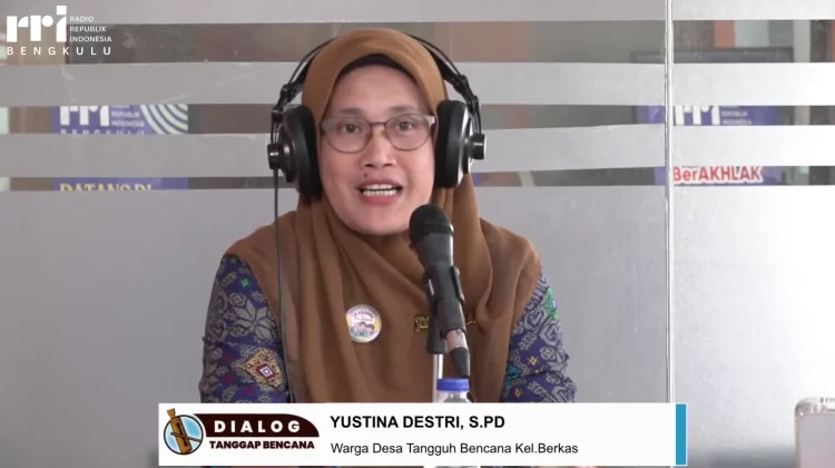 Warga Desa Tangguh Bencana Dilatih Selamatkan Kelompok Rentan saat Bencana