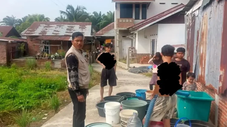 BPBD Kota Bengkulu Salurkan Air Bersih ke Tiga Kelurahan