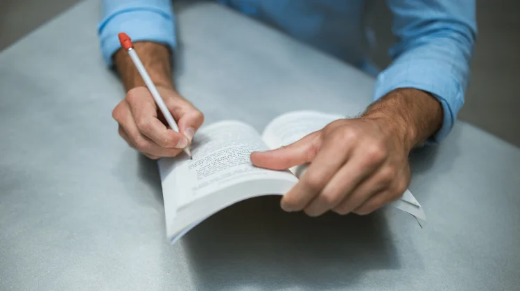 Menulis Buku Itu Mudah jika Dimulai dari Ide Sederhana