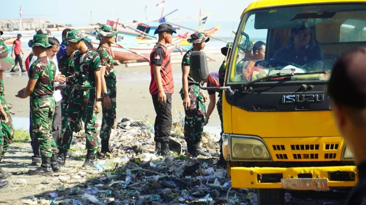 Pemkot Bengkulu Dorong Pedagang Pantai Kelola Sampah Secara Mandiri