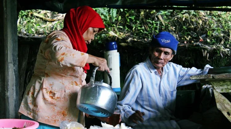 Menjaga Komitmen, Merawat Pernikahan