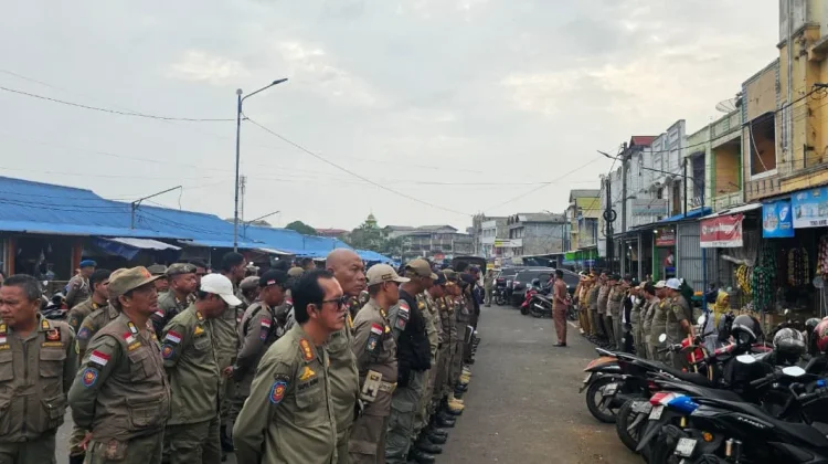 Satpol PP Kembali Tertibkan Pedagang Pasar Panorama