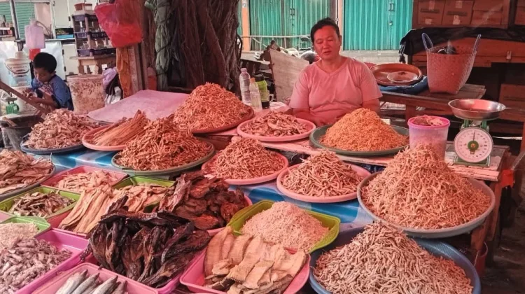 Cuaca Buruk Bikin Pasokan Berkurang, Harga Ikan Asin di Bengkulu Melambung
