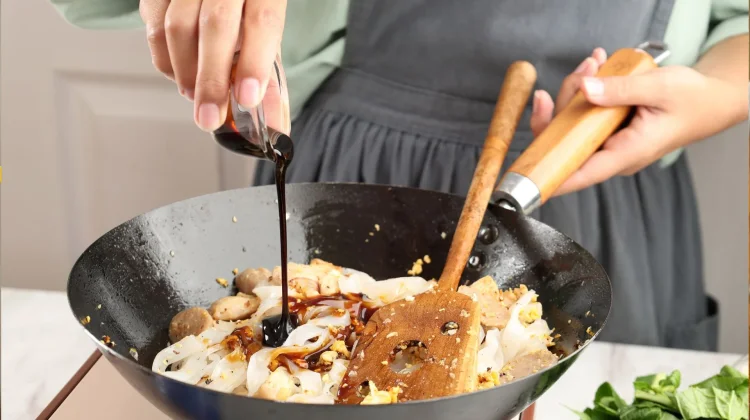 Kecap Manis Diam-Diam Tingkatkan Tekanan Darah