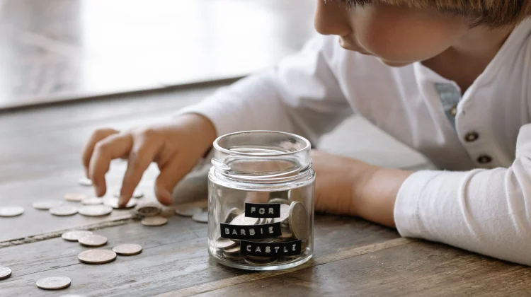 Melatih Anak Menabung sejak Dini untuk Membentuk Kebiasaan Finansial