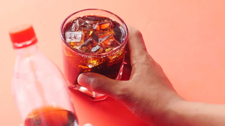 Bahaya Memberikan Minuman Soda untuk Anak