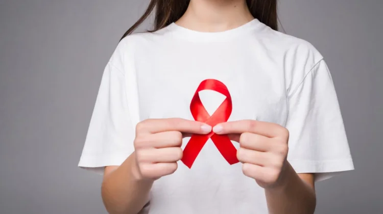 Remaja Miliki Resiko Terserang HIV, Langkah Pencegahan Penting