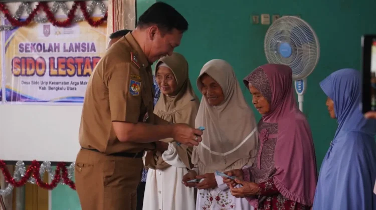 Sekolah Lansia Jadi Ruang Bagi Lansia untuk Tetap Produktif