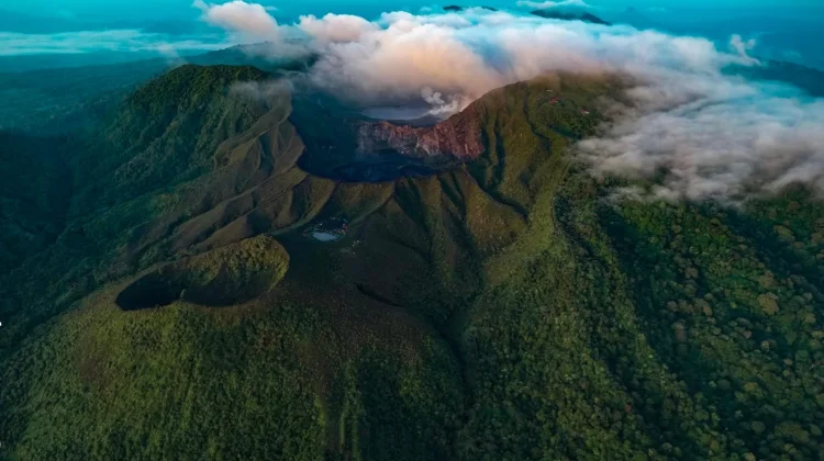 Ramah Pendaki Pemula, Bukit Kaba Hadapi Tantangan Sampah