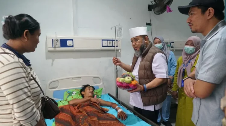 Gubernur Bengkulu Salurkan Santunan Bagi Pasien RSUD Arga Makmur