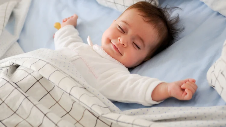 Bayi Tidur Dengan Mata Terbuka Dilarang Dibangunkan