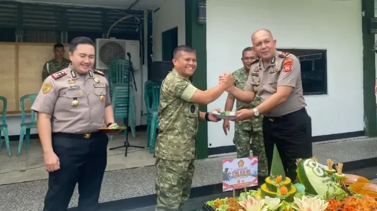 Kapolres Bengkulu Selatan Beri Kejutan untuk Kodim di Momen HUT ke-81 TNI