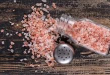 Tren Pink Salt Trick Lemon untuk Diet