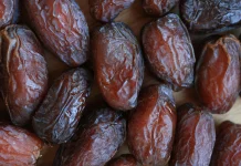 Perlukah Mencuci Kurma sebelum Makan?