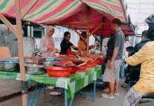 Pedagang Makanan Musiman Mulai Menjamur