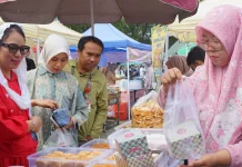 Senator Destita Borong Takjil UMKM, Dorong Perputaran Ekonomi Ramadan