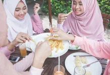 Dresscode Buka Bersama yang Simpel tapi Tetap Stylish