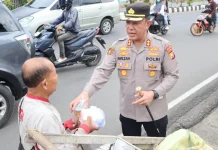 Polres Bengkulu Selatan Bagikan Takjil, Wujud Kepedulian pada Bulan Ramadan
