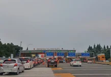 Alasan Pengendara Dilarang Membuka Kaca Mobil saat Melaju di Jalan Tol