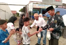 Laskar Gibran Bengkulu Bagikan Takjil, Dorong Perputaran Ekonomi UMKM