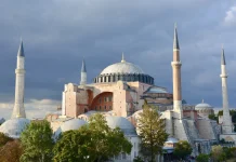 5 Masjid Dunia yang Dahulu Merupakan Gereja dengan Arsitektur yang Terjaga