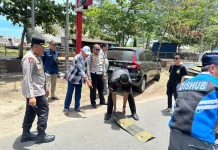 Tekan Aksi Balap Liar, Rumble Strip di Pasang di Pantai Panjang