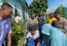 Lansia di Kota Bengkulu menerima 12 Kursi Roda di Moment Idul Fitri 1447 H