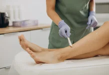 Waxing Bikin Bulu Kaki Makin Panjang?