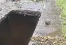 Akibat Jembatan Amblas, Warga Harus Memutar Lebih Jauh