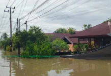 Korban Banjir di Tanjung Jaya Harapkan Bantuan Makanan