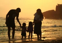 Strategi Parenting yang Membantu Anak Tumbuh Percaya Diri