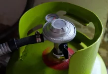 Tak Perlu Takut! Tips Berani Ganti Tabung Gas Sendiri dengan Aman