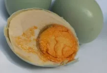 Telor Asin Tetap Jadi Favorit Kuliner Tradisional
