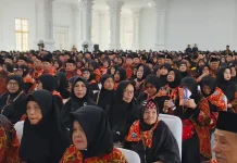 Wali Kota Bengkulu Beri Seragam Batik Khusus untuk 1.231 JCH