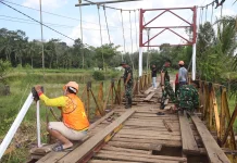 Kodim 0407/KB Apresiasi Warga Antusias Renovasi Jembatan Penghubung
