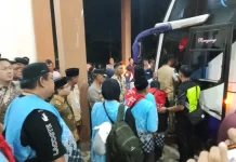 393 Jamaah Haji Bengkulu Kloter 1 Berangkat menuju Embarkasi Padang
