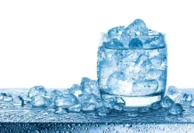 Dampak Negatif Sering Minum Air Es Berlebihan