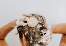 Kenali Residu Rambut setelah Keramas