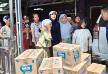 Erna Sari Dewi Datang Membawa Harapan di tengah Luka Banjir Lebong