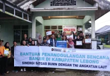 Satgas BUMN Bersama Lanal Bengkulu Salurkan Bantuan Banjir ke Lebong