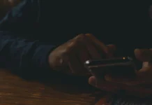 Doomscrolling Diam-Diam Ganggu Kesehatan Mental, Kenapa Orang Sulit Berhenti?
