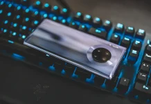 Handphone Modern Membantu Aktivitas Sehari-hari Masyarakat