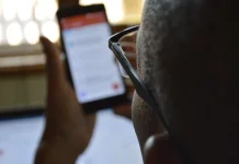Media Sosial dan Revolusi Handphone Modern