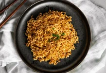 Konsumsi Mi Instan Berlebihan Berpotensi Menimbulkan Berbagai Risiko Kesehatan