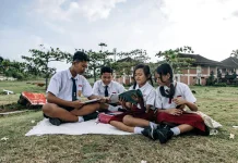 Perdana Anak Masuk Sekolah, Momen Penting Awal Pembentukan Karakter dan Kemandiri