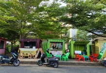 Street Food Masjid Al-Kahfi Bintuhan Jadi Lokasi Nongkrong Favorit Warga