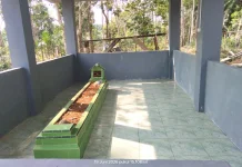 Melihat Makam Panjang di Desa Jenggalu yang ternyata Raja Selebar Pertama