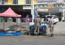 PKL Berjualan di Badan Jalan, Satpol PP Kota Bengkulu Lakukan Penertiban