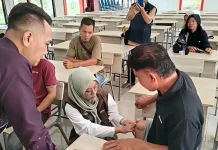 Sentra Dharma Guna Laksanakan Pengukuran Kaki Palsu bagi Penerima